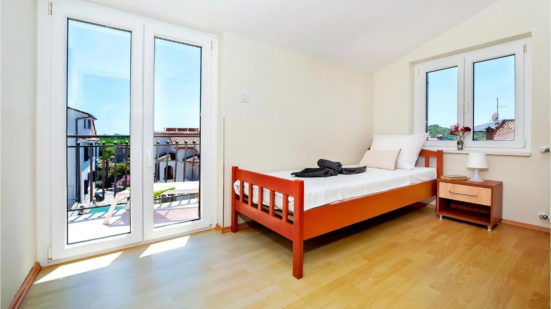7 Bedroom Amazing Home In Rovinj 0*,