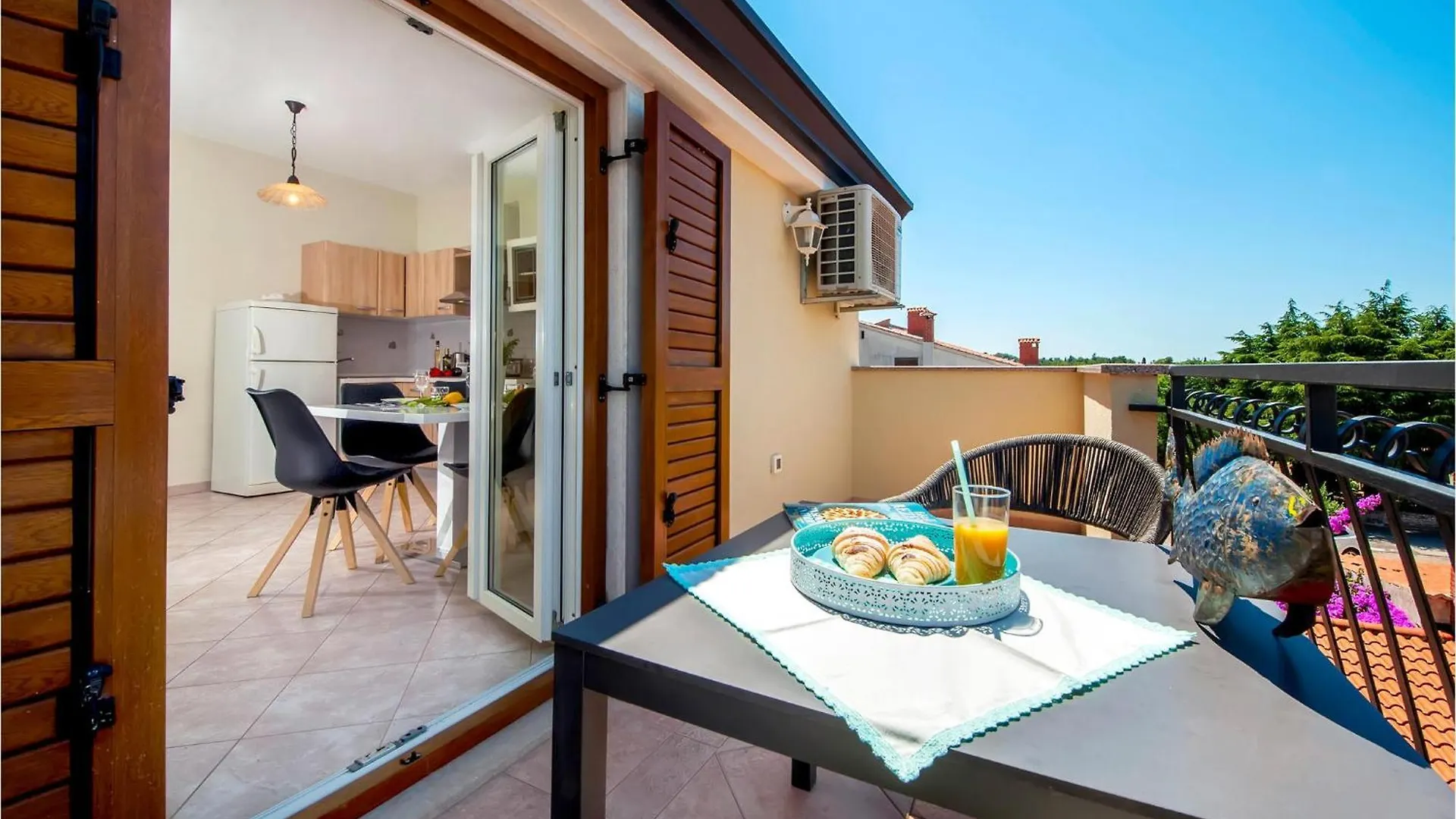 7 Bedroom Amazing Home In Rovinj