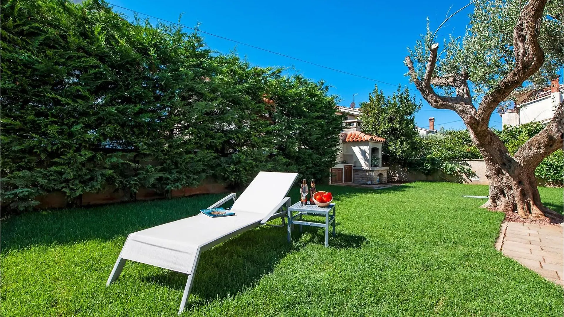 7 Bedroom Amazing Home In Rovinj 0*,